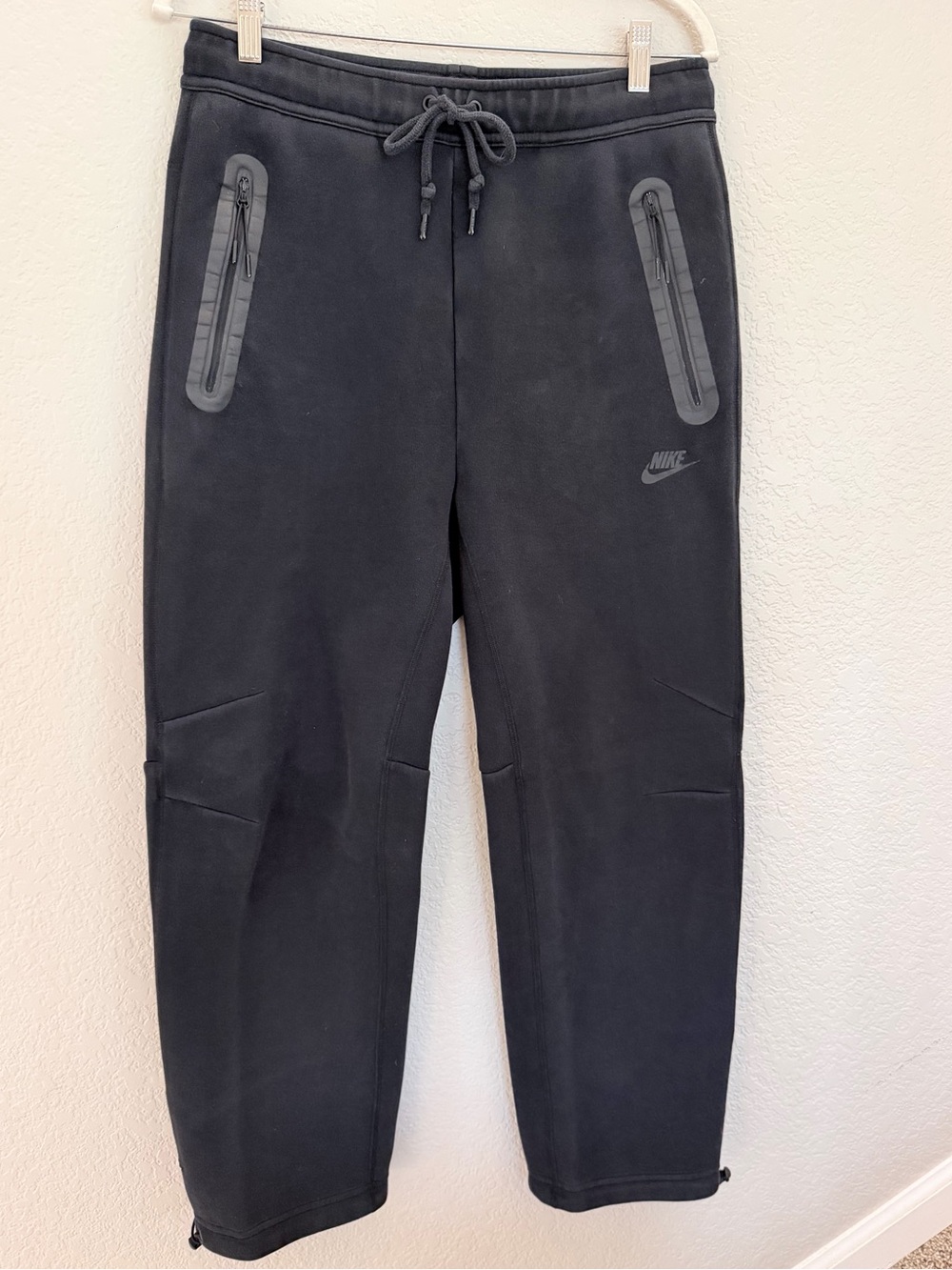 Nike Tech Fleece Open-Hem Pants Black Men’s Size Medium - Picture 2 of 9
